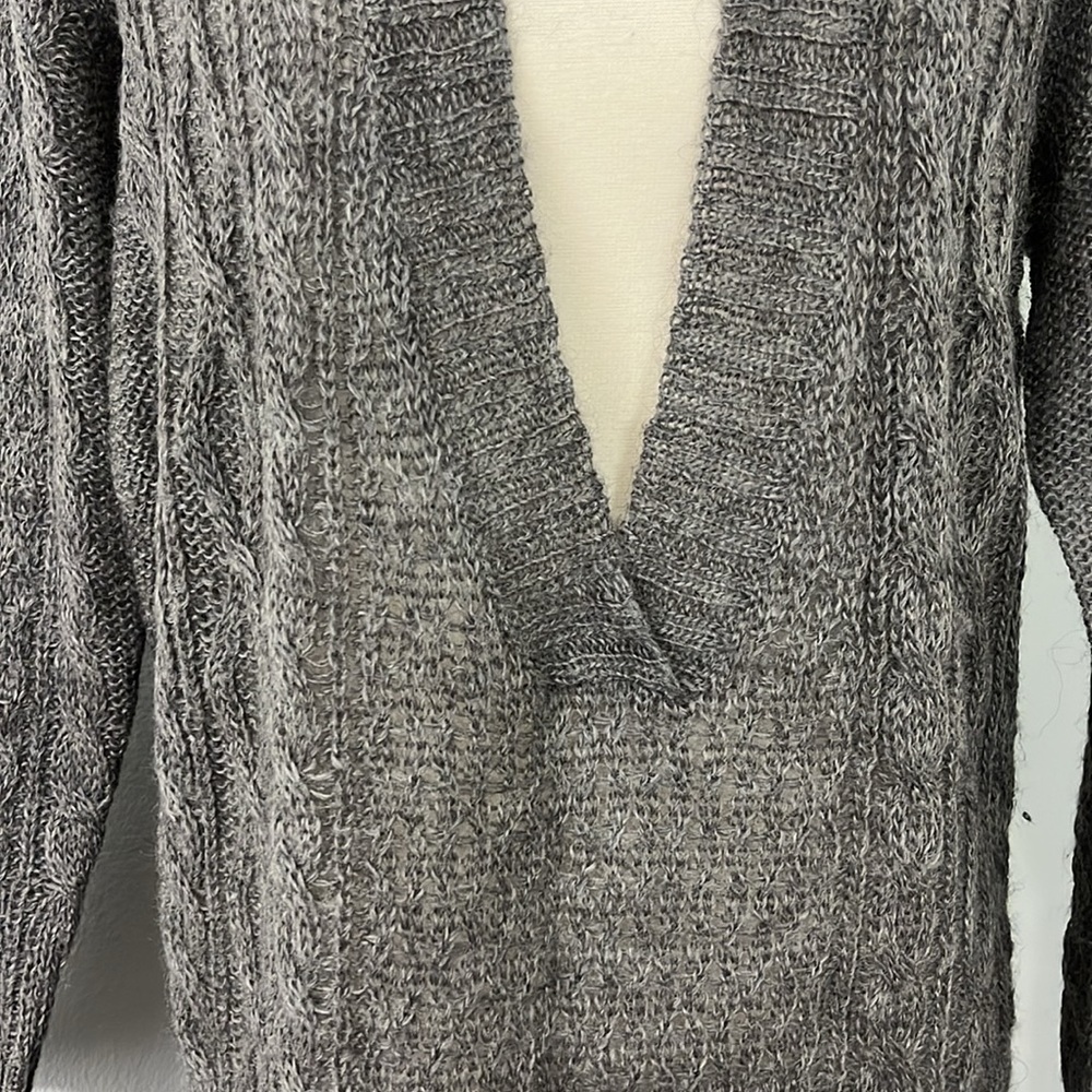 Joie XS Gray Lightweight Long Sleeve Open Weave Knit V-Neck Oversize Sweater - Picture 9 of 9